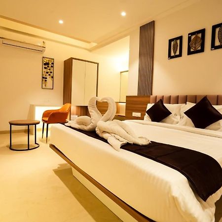 Hotel Veesons Executive Solapur Ngoại thất bức ảnh