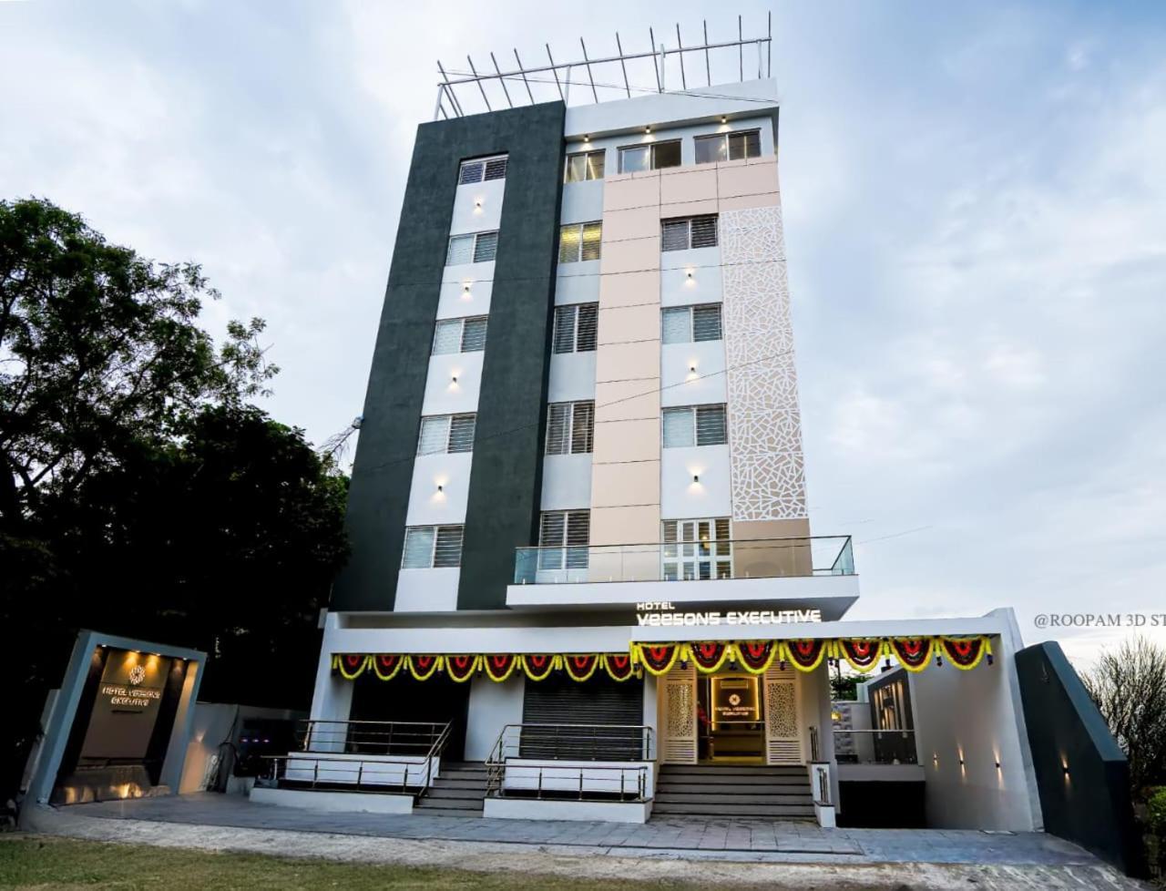 Hotel Veesons Executive Solapur Ngoại thất bức ảnh